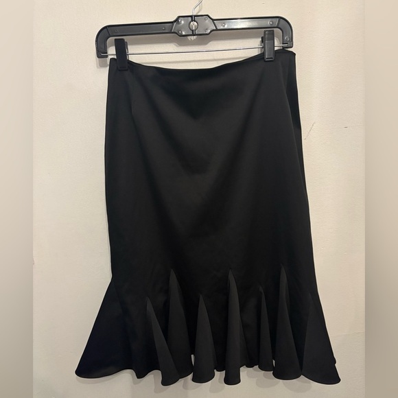 Elegant Black A-Line Women's Skirt - Picture 1 of 3